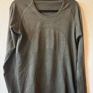 lululemon athletica Gray Long Sleeve Tee